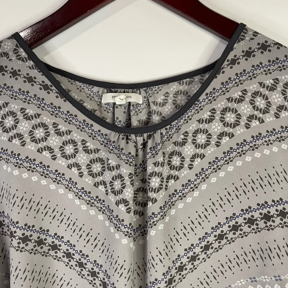 Maurices Light Gray Patterned Long Sleeve open shoulder Blouse - Picture 5 of 11